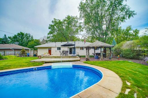 93 Martin Way, Saint Paul, MN 55127