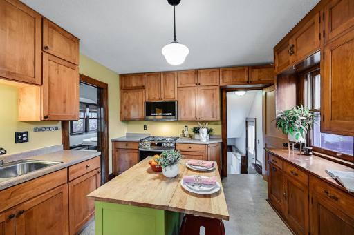 61 George Street E, Saint Paul, MN 55107