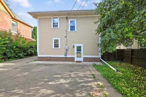 61 George Street E, Saint Paul, MN 55107