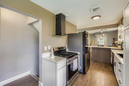 4329 N Penn Ave - MLS Sized - 015 - 09 Kitchen.jpg