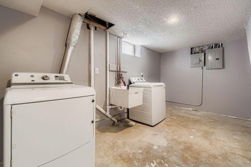 4329 N Penn Ave - MLS Sized - 033 - 34 Lower Level Laundry Room.jpg