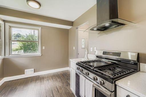 4329 N Penn Ave - MLS Sized - 017 - 11 Kitchen.jpg