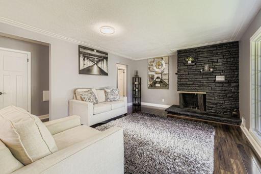 4329 N Penn Ave - MLS Sized - 012 - 06 Living Room.jpg
