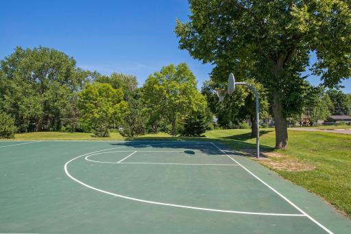 3981 Zealand Avenue N, Minneapolis, MN 55427