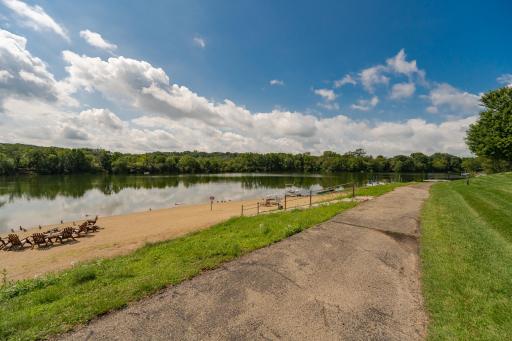 1720 Lakeview Drive SW, Rochester, MN 55902