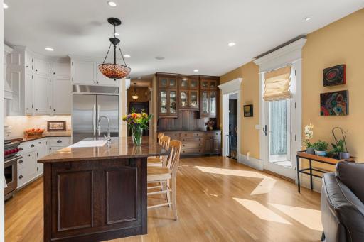 884 Lincoln Avenue, Saint Paul, MN 55105