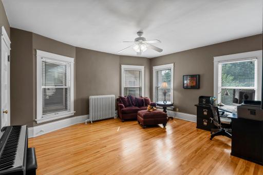 884 Lincoln Avenue, Saint Paul, MN 55105