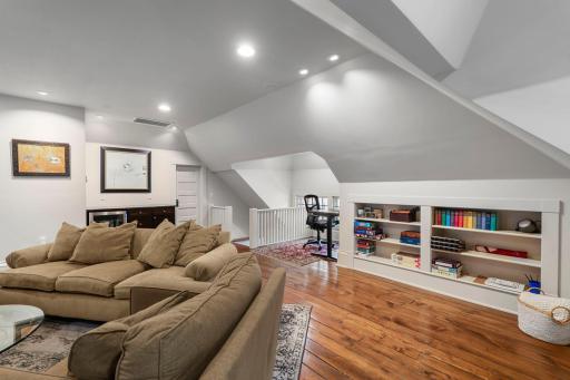 884 Lincoln Avenue, Saint Paul, MN 55105