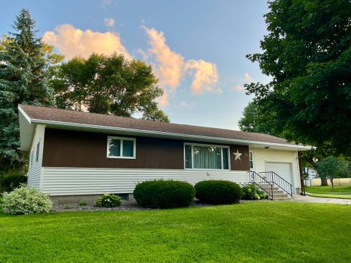 970 North Street, Wabasso, MN 56293