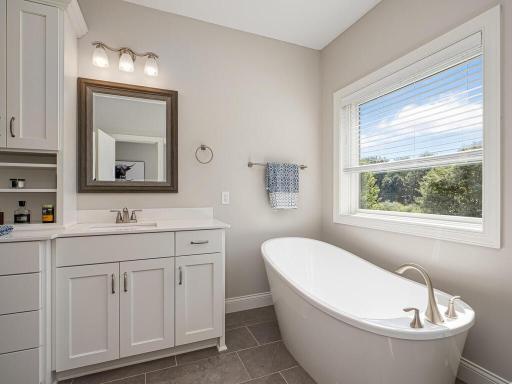 180 173rd Ln NE Ham Lake MN 55304 USA-019-015-Primary Bathroom-MLS_Size.jpg