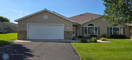 410 30th Street N, Moorhead, MN 56560