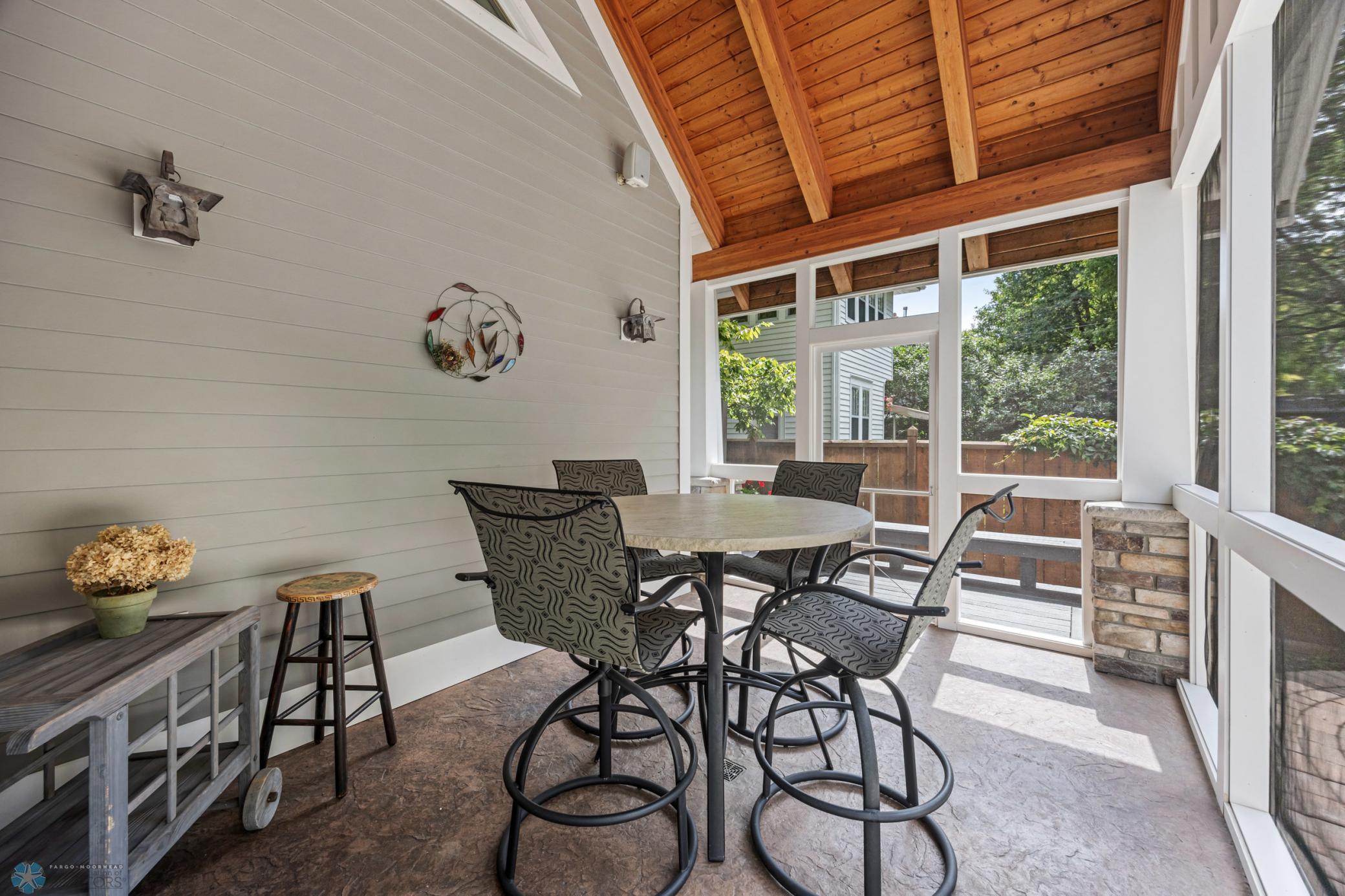 Screened-in Porch