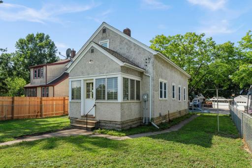 Classic St. Paul Charmer with back porch!