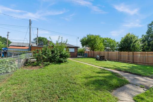 Fully fenced backyard to enjoy!