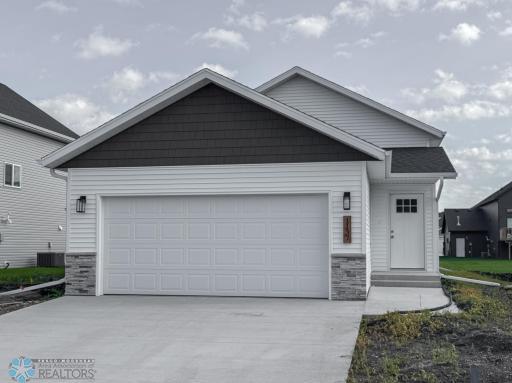 1137 60th Avenue W, West Fargo, ND 58078