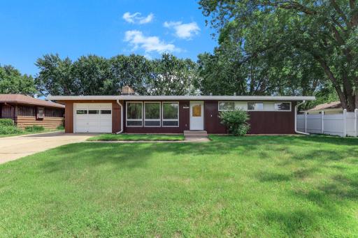 3006 Snelling Avenue N, Saint Paul, MN 55113