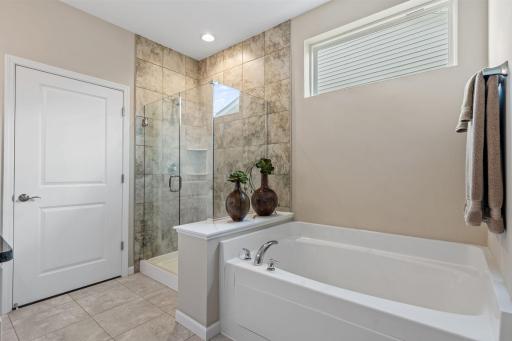 8280 Oakview Court N, Maple Grove, MN 55369