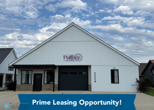 3224 Oak Ridge Loop E, West Fargo, ND 58078