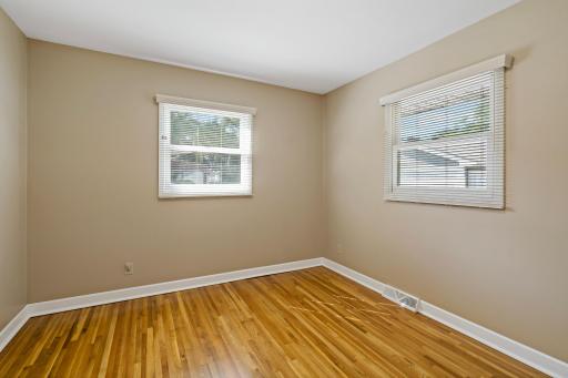 5819 Aquila Avenue N, Minneapolis, MN 55428
