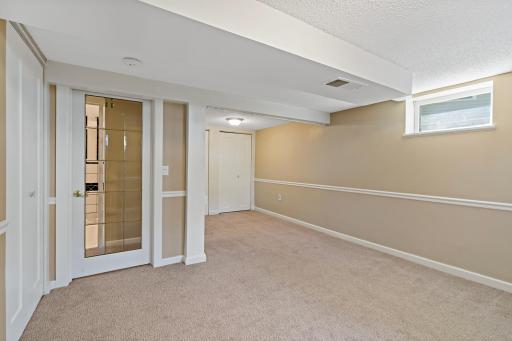 5819 Aquila Avenue N, Minneapolis, MN 55428