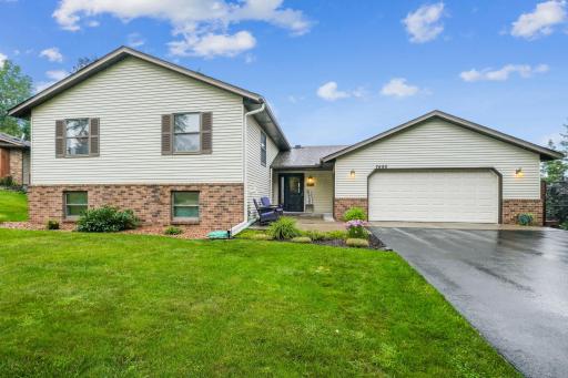 7492 Upper 24th Street N, Saint Paul, MN 55128