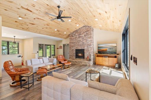 4238 Thunder Lake Lodge Drive NE, Remer, MN 56672