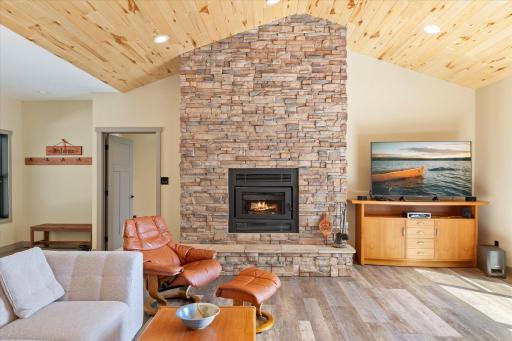 4238 Thunder Lake Lodge Drive NE, Remer, MN 56672