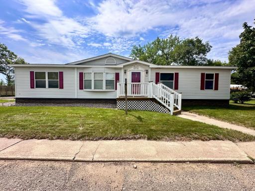 517 Locust Avenue, Marshall, MN 56258