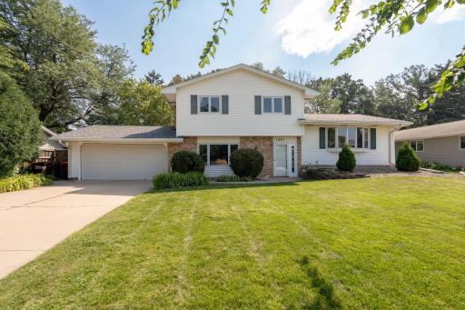 1281 Pinewood Drive, Saint Paul, MN 55125