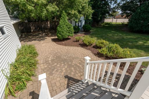 1281 Pinewood Drive, Saint Paul, MN 55125