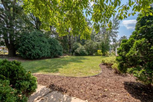 1281 Pinewood Drive, Saint Paul, MN 55125