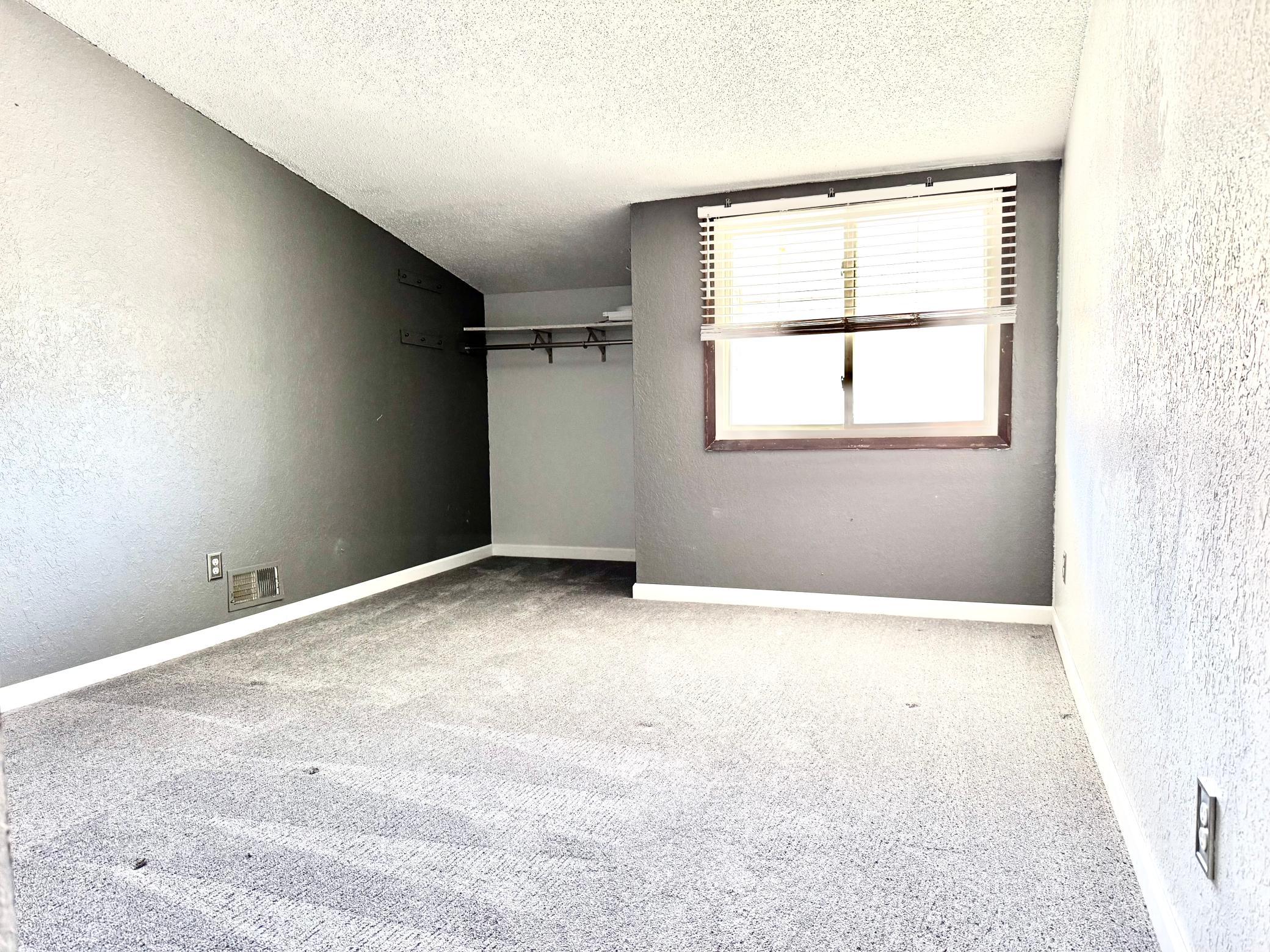 Huge upper level bedroom measuring 17x12