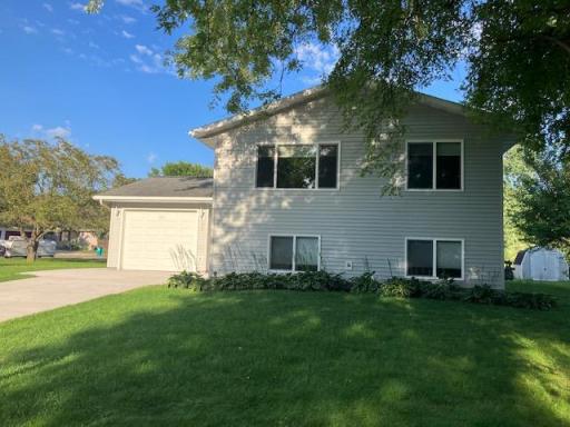 417 SE 12th Street SE, Waseca, MN 56093