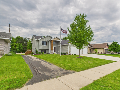 1214 Olivia Street SE, New Prague, MN 56071