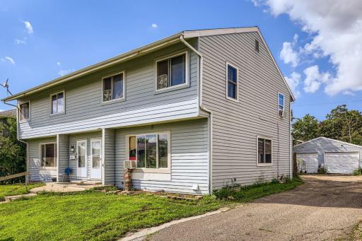 2171 glenridge ave - Web Quality - 001 - 01 Exterior Front.jpg