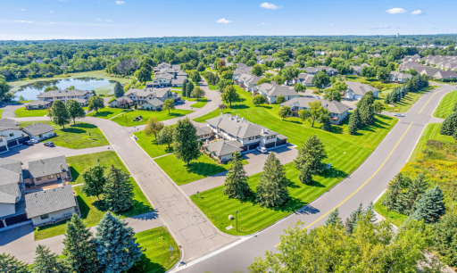 Great community in Plymouth with walking paths and nature