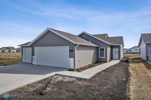 6270 21st Street S, Fargo, ND 58104