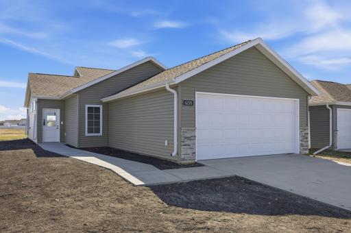 Welcome to 6270 21st St S Fargo! Sod Yard included in price - will be installed!