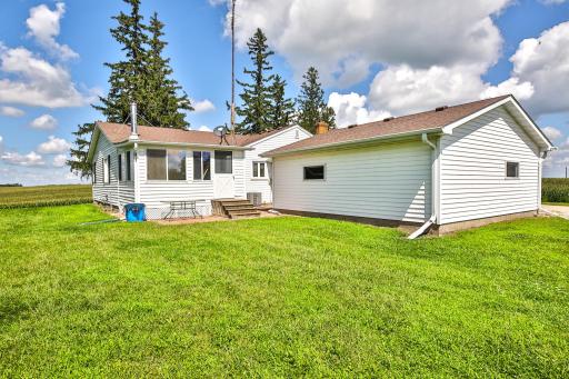 16818 280th Avenue, New Richland, MN 56072