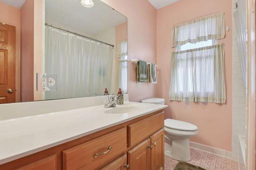 9039 18th Avenue S, Minneapolis, MN 55425