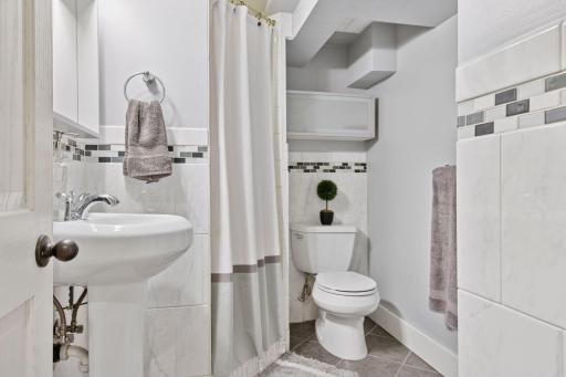 2622 Parkview Boulevard - Lower Level 3/4 Bathroom.