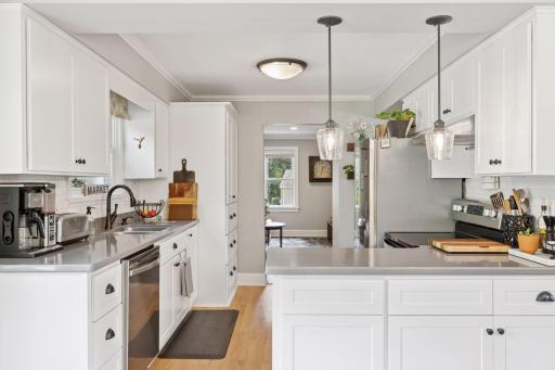 2622 Parkview Boulevard - Fully Remodeled Kitchen with Solid Surface Countertops and Plentiful Storage - Spacecrafting