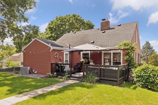 2622 Parkview Boulevard - Relax and enjoy summer nights in your fenced in back yard! Your Home Is Where Everyone Will Want to Be. - Spacecrafting
