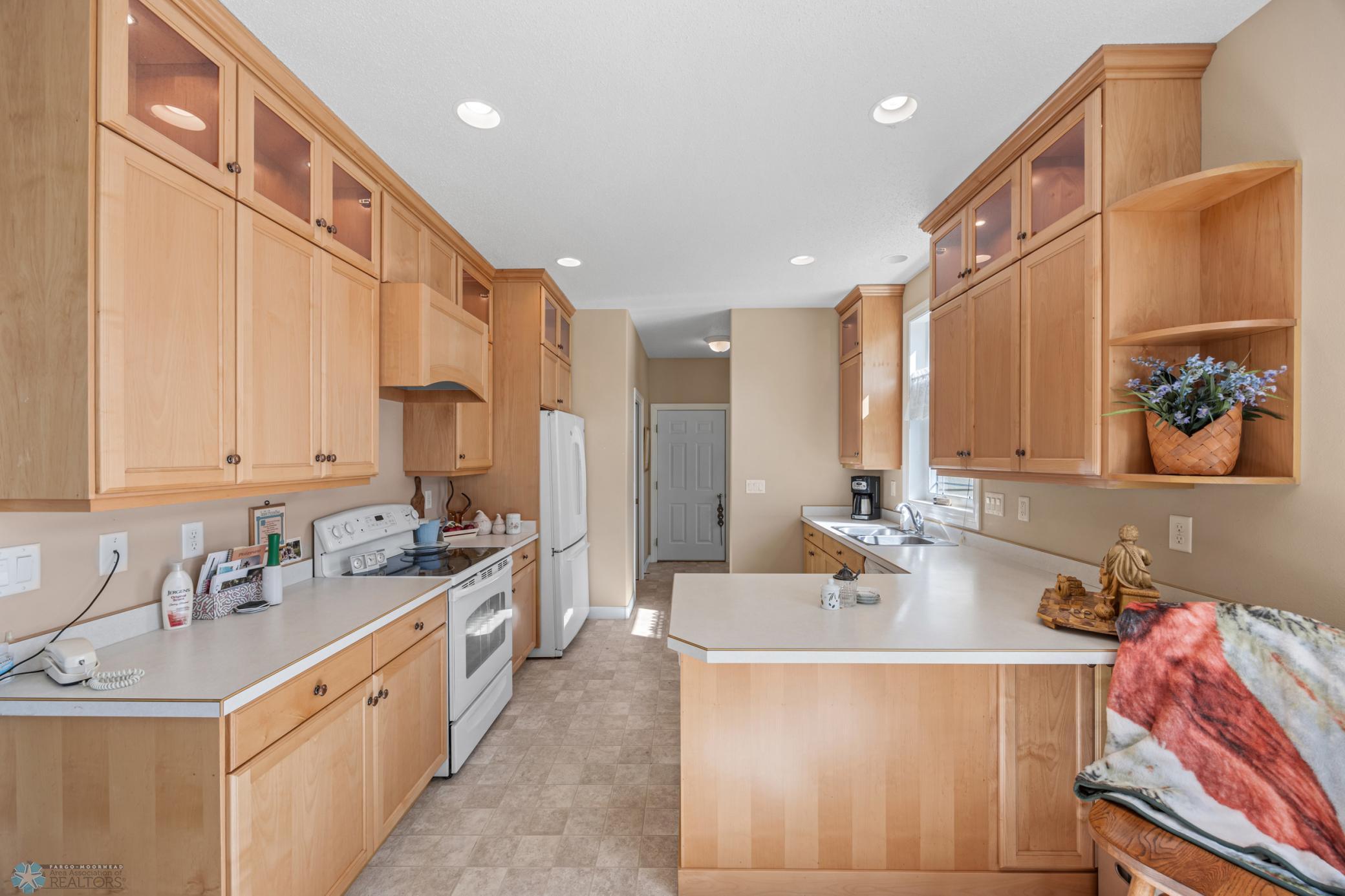 KITCHEN 4.jpg