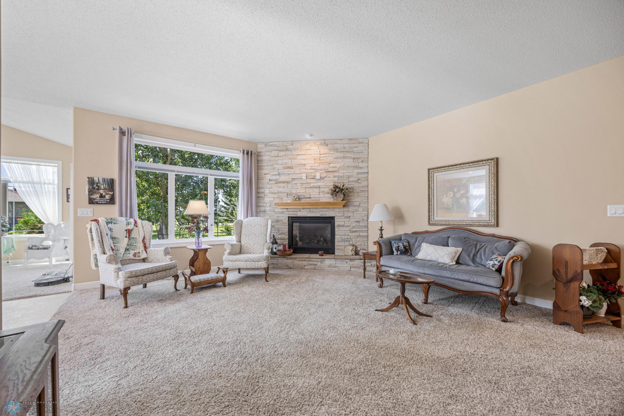 LIVING ROOM 1.jpg