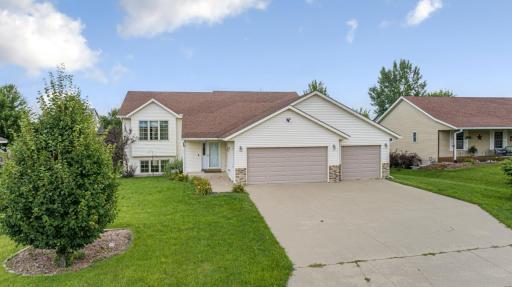 2460 Fox Hollow Lane, Owatonna, MN 55060