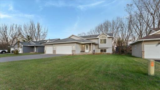 Photo for 412 Sunwood Park Drive, Waite Park, MN 56387 - listing #6776149 412 Sunwood Park Drive, Waite Park, MN 56387