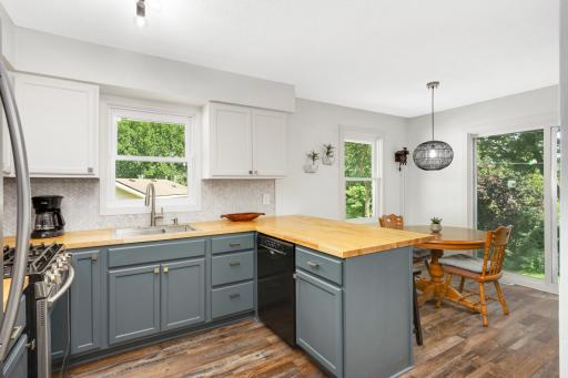 20390 Hughes Avenue W, Lakeville, MN 55044