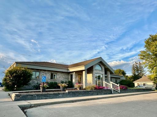 317 2nd Street NW, Roseau, MN 56751