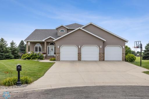 409 Allyson Circle, Moorhead, MN 56560